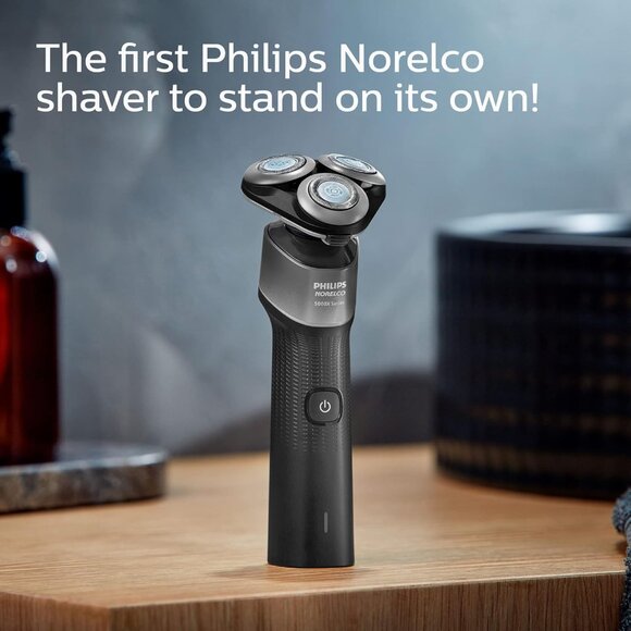 Phillips Norelco "NEW" Series 5000, Wet & Dry Electric Rechargeable Shaver X5004 - Picture 7 of 10
